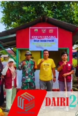 Semangat Gotong Royong Hidup Lagi! Babinsa Koramil 05/TP Sertu Warpadli Kompak Bersih-Bersih Desa Bareng Warga Tanah Pinem