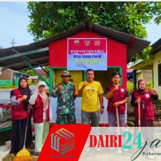 Semangat Gotong Royong Hidup Lagi! Babinsa Koramil 05/TP Sertu Warpadli Kompak Bersih-Bersih Desa Bareng Warga Tanah Pinem