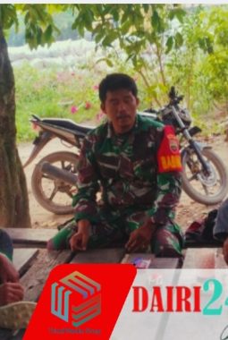 Babinsa Koramil 05/TP Serma S. Umri Gelar Komsos dengan Masyarakat Desa Lau Njuhar I