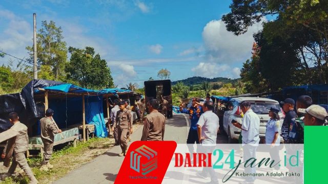 Sinergi Satpol PP, Camat, dan Kades Tertibkan Lapak Tak Berizin di Kawasan YON TP 906/Sanalenggam
