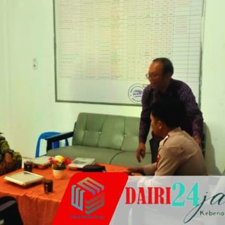 Pererat silaturahmi Babinsa Koramil 01/Sumbul Anjangsana ke SMA N 1 Silahisabungan