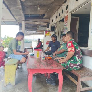Personel Koramil 05/TP Serma Supriadi Hutasoit Silaturahmi Bersama Masyarakat Desa Binaan Di Desa Tanah Pinem