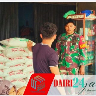 BABINSA KORAMIL 05/TP CEK HARGA SEMBAKO DI GROSIR GIBSO GINTING DESA TANAH PINEM