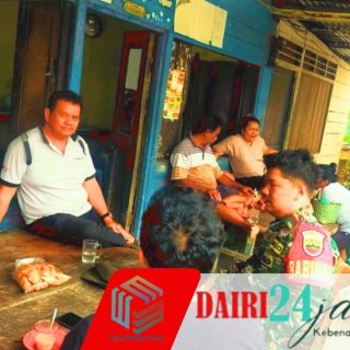 BABINSA KORAMIL 05/TP PERERAT SILATURAHMI LEWAT KOMSOS DI DESA BALAN DUA