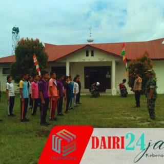 Babinsa Bersama Bhabinkamtibmas Latih Calon Paskibraka 
