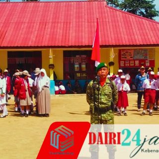 Upacara Peringatan HUT RI Ke-81, Babinsa Koramil 01/Sbl Jadi Komandan Upacara di Kecamatan Pegagan Hilir