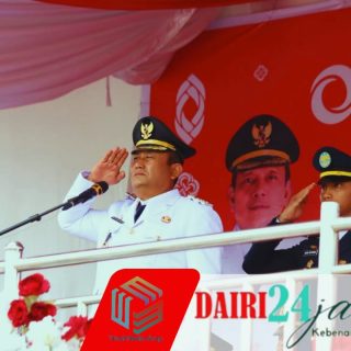 Wakil Bupati Dairi Jadi Inspektur Upacara Penurunan Bendera Dalam Peringatan HUT RI ke-81