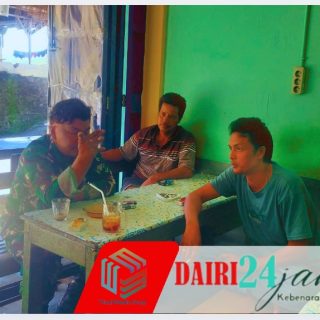 Sertu Hasanadi Jalin Keakraban lewat Komsos Di Desa Balan Dua