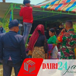 Wujud Kepedulian, Babinsa Koramil 01/Sbl Sertu Tanger Hadiri Acara Adat di Rumah Duka