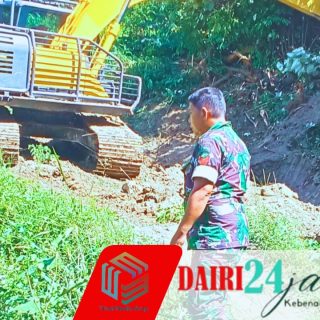 Babinsa Koramil 01/Sumbul Dampingi Pembangunan Jembatan Beton Merah Putih di Desa Pegagan Julu l
