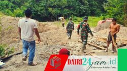 Semangat Gotong Royong, Babinsa Dampingi Pembangunan Jembatan Perintis Garuda di Pegagan Julu I