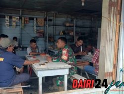 Jaga Kondusifitas Wilayah, Serda J.A. Ginting Laksanakan Komsos Bersama Warga Desa Lau Tawar