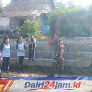 Babinsa Berikan Wawasan Kebangsaan Kepada Siswa-Siswi SMP N 1 Sumbul 