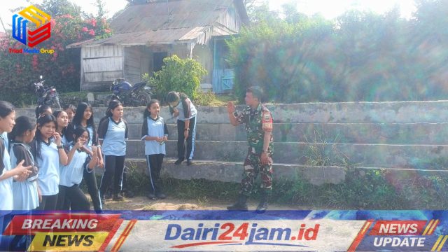 Babinsa Berikan Wawasan Kebangsaan Kepada Siswa-Siswi SMP N 1 Sumbul 