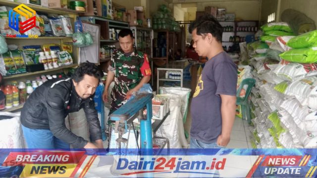 Cek Pupuk Untuk Petani, Babinsa Sambangi Kios Pupuk