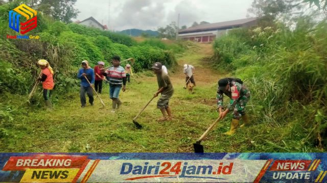 TNI Hadir di Tengah Rakyat, Babinsa dan Pemerintah Desa Simartugan Kompak Gelar Gotong Royong