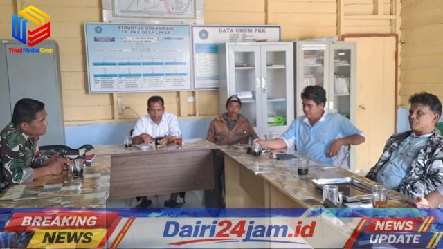 Pantau Situasi dan Kondisi Kewilayahan, Babinsa Giat Komsos Dengan Perangkat Desa
