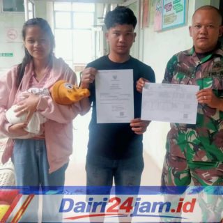 Tak Perlu Khawatir Biaya, Babinsa 01/Sumbul Bantu Warga Urus Akta Kelahiran Gratis